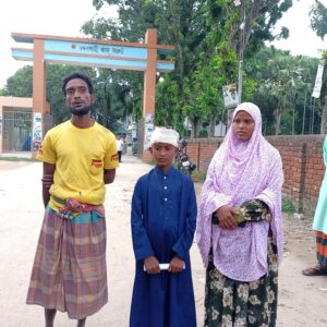 মোবাইল দিয়ে আঘাত করে মাদ্রাসার শিশু শিক্ষার্থীর মাথা ফাটালেন শিক্ষক, থানায় অভিযোগ